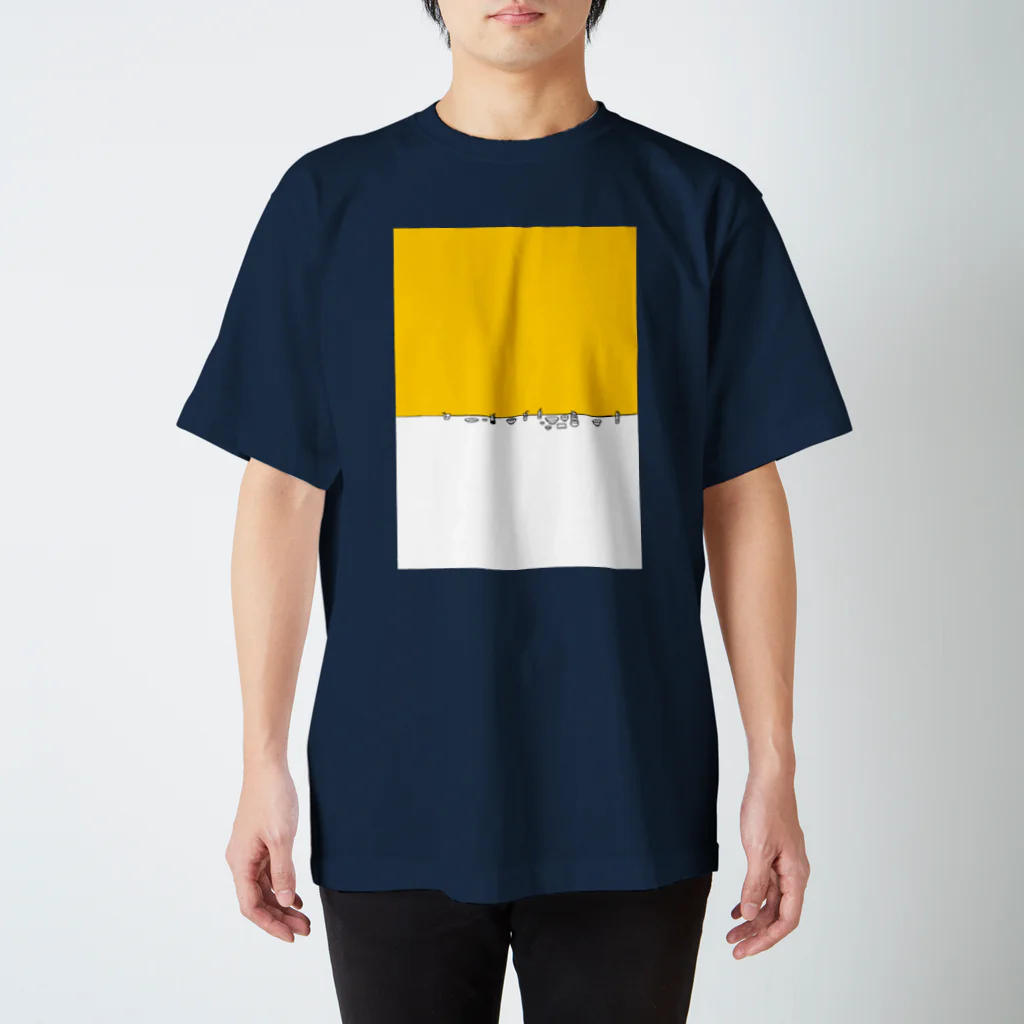 竪穴式ショップの食べ残しテーブルデザイン Regular Fit T-Shirt