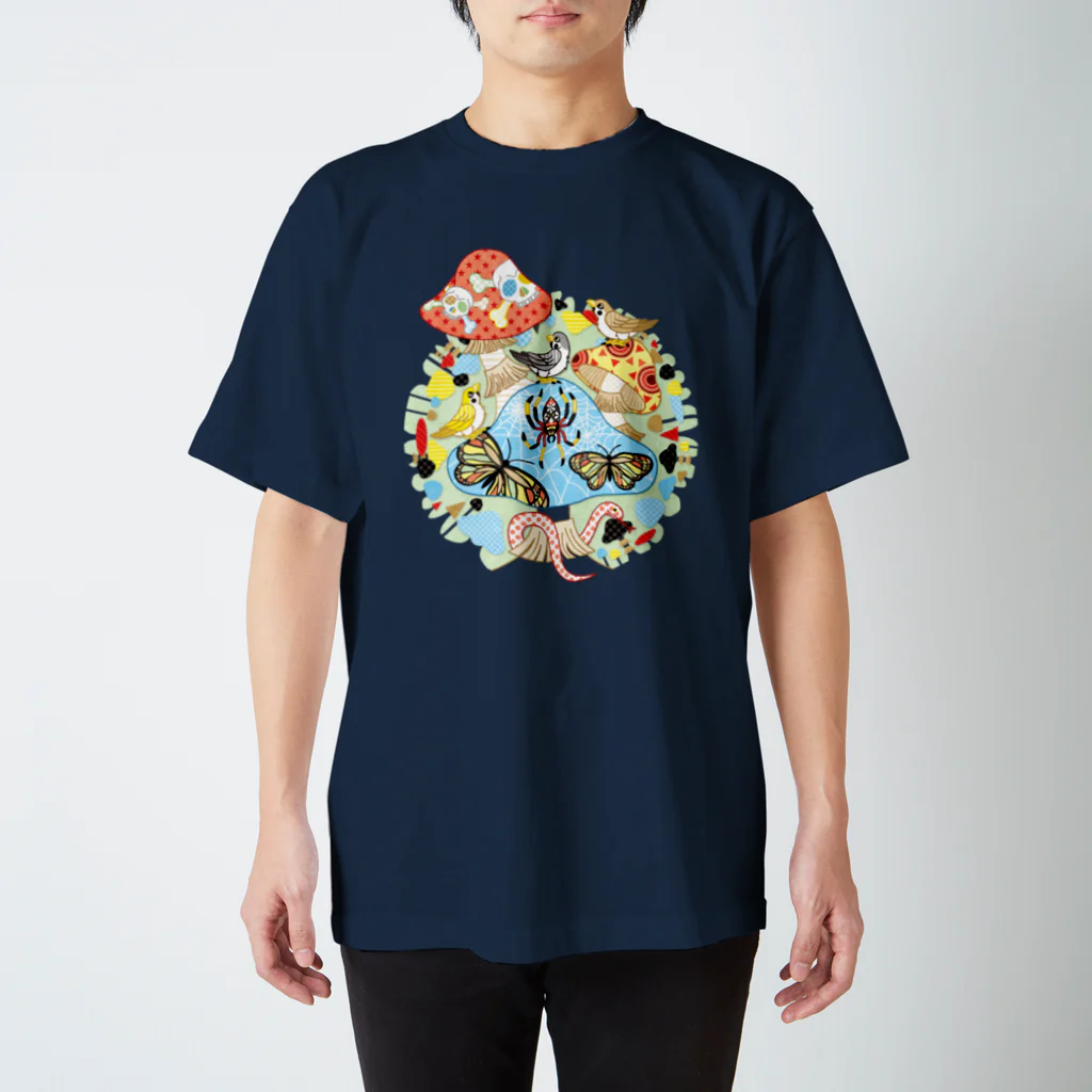 ねことりむし★CAT BIRD INSECTの毒茸と雀チュチュンがチュン Regular Fit T-Shirt