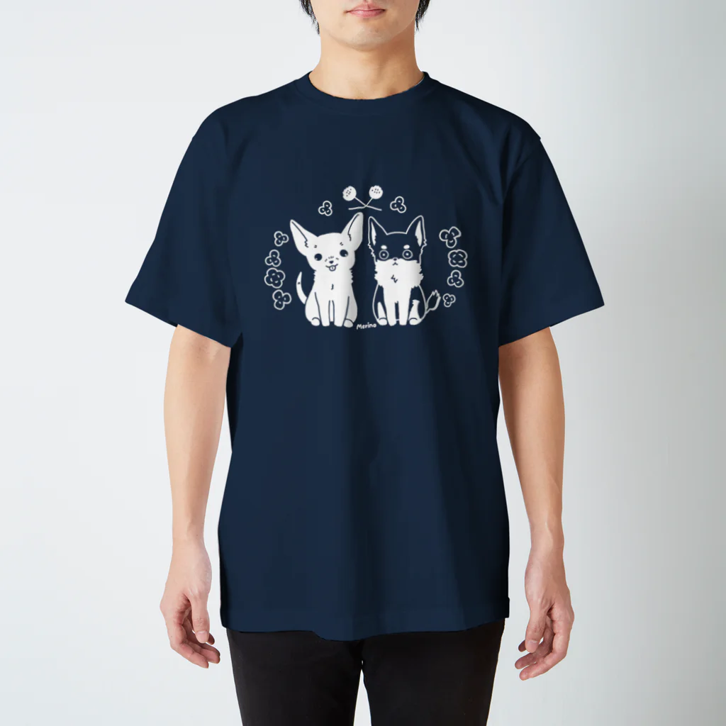 Mirino Merino（めりの）のチワワとクローバー（濃色向け） スタンダードTシャツ