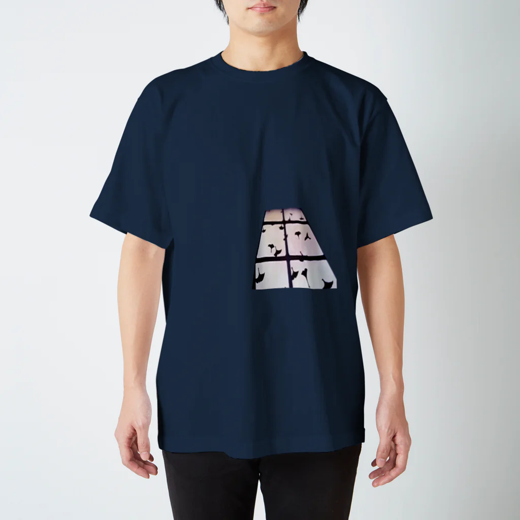 Danke Shoot Coffeeの窓の光いちょうの影 スタンダードTシャツ