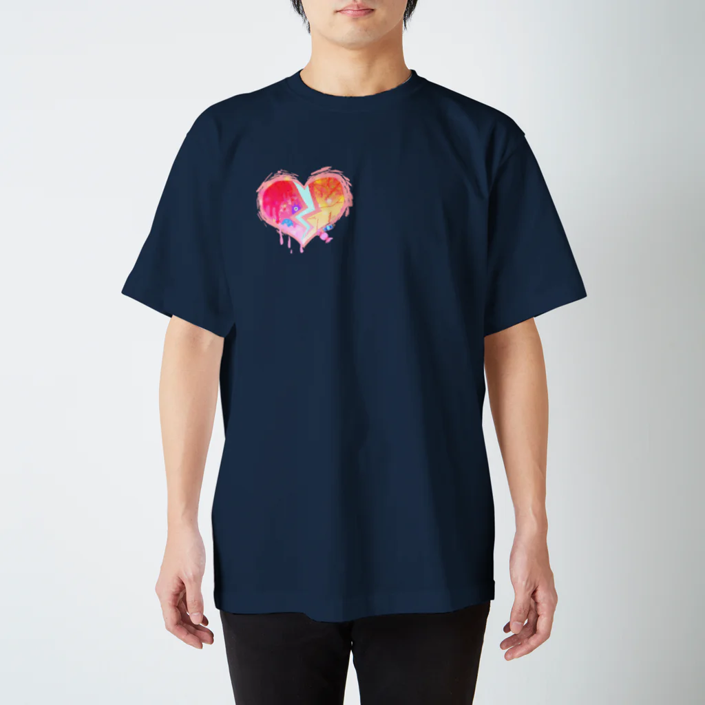 will o the wispの【popping nightmares】ひび割れハート Regular Fit T-Shirt