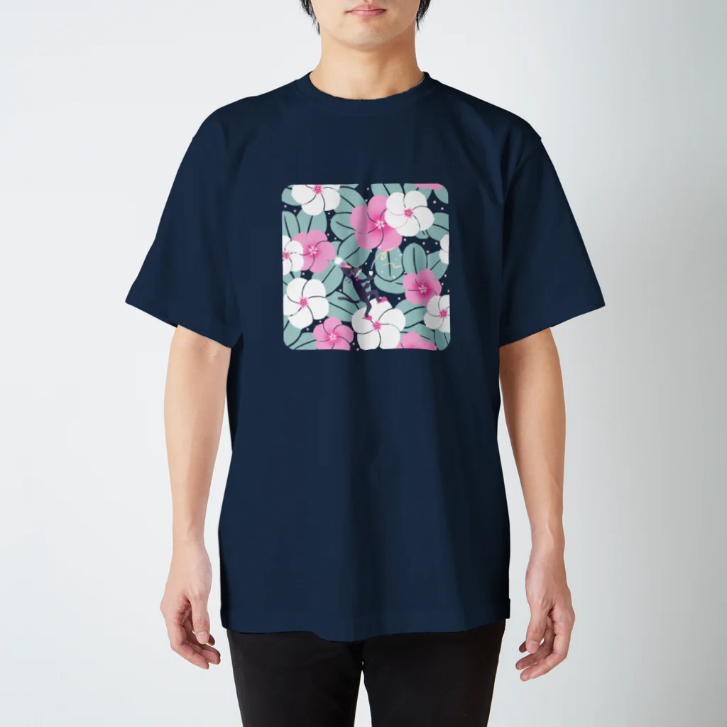 夕暮虫のニチニチソウスリッパネコ(お好み背景色) Regular Fit T-Shirt