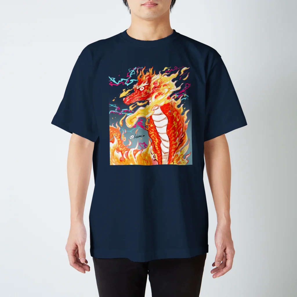 おーしまの島の龍神　 (赤) Regular Fit T-Shirt