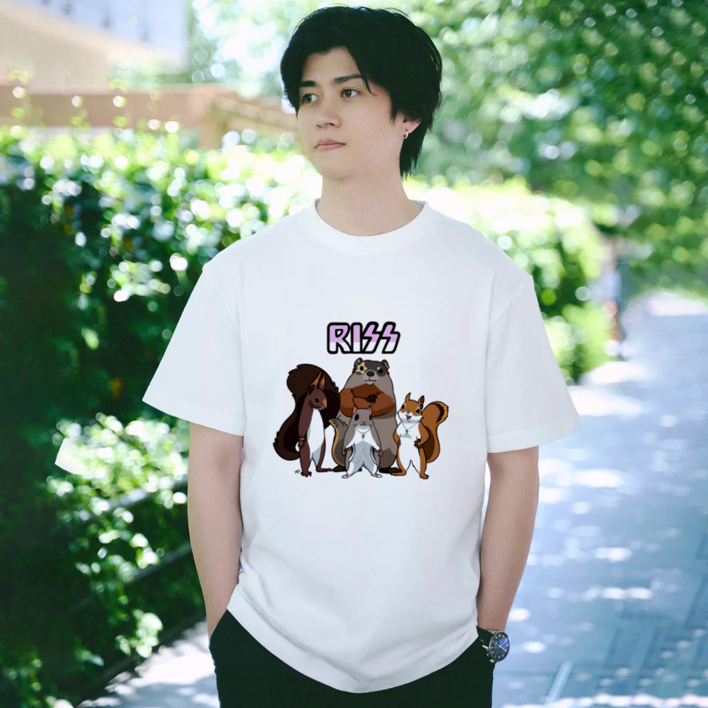 ねずりすSHOPのRISS Regular Fit T-Shirt