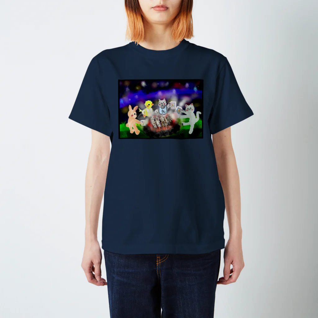 🤍一ノ瀬 彩 🐇⸒⸒ suzuri支店🤍の夜空キャンプ【ゆめかわアニマル】 Regular Fit T-Shirt