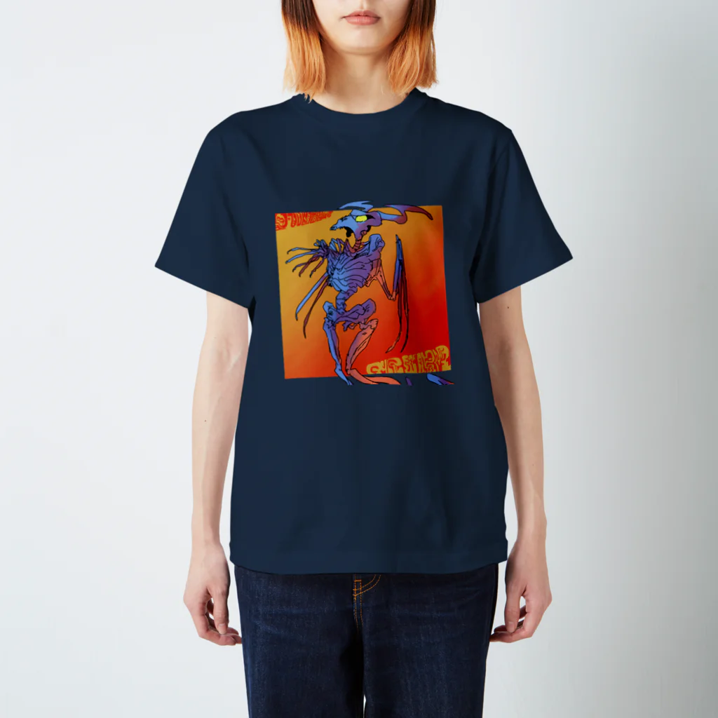 かにの巣のボーン Regular Fit T-Shirt