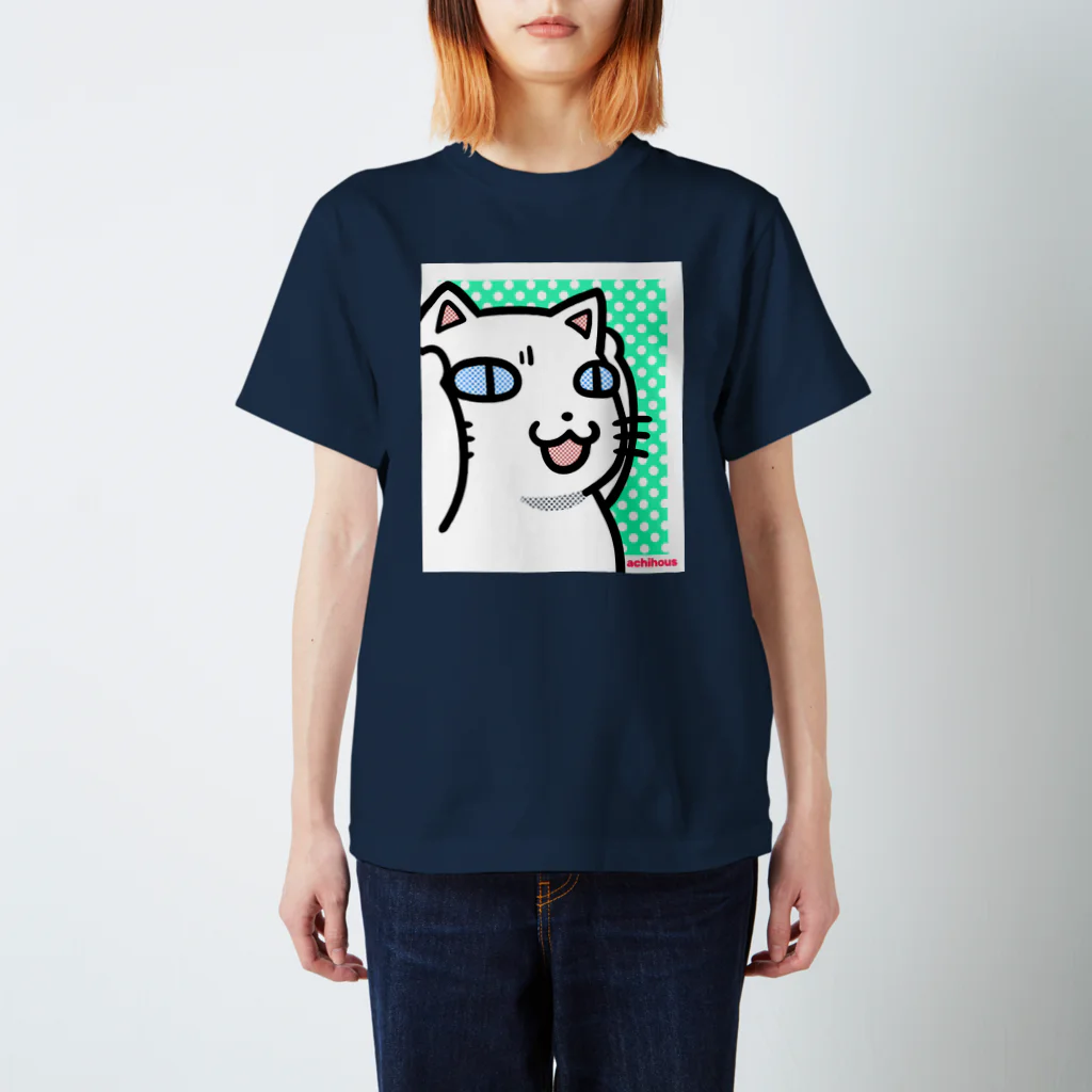 アチハウスのこまるねこ Regular Fit T-Shirt