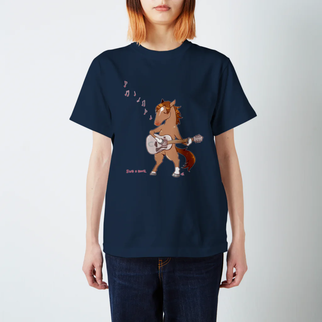 SWのアコギ馬 Regular Fit T-Shirt