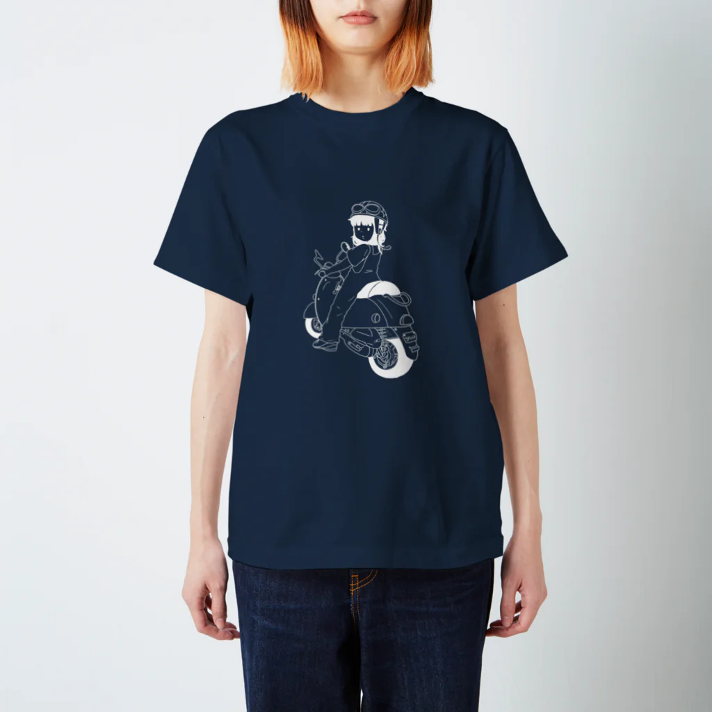 chaaru_illustのスクーター女子白 Regular Fit T-Shirt