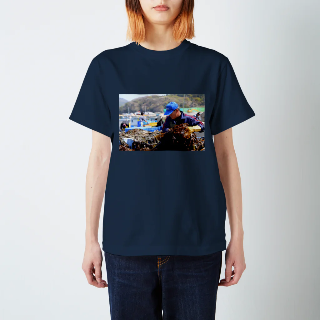 DS海潜隊の小渕浜漁師　後藤晴人 スタンダードTシャツ