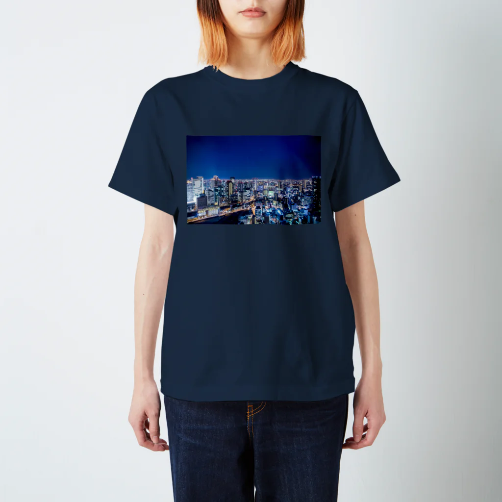 ハリネズミの梅田の夜景 Regular Fit T-Shirt