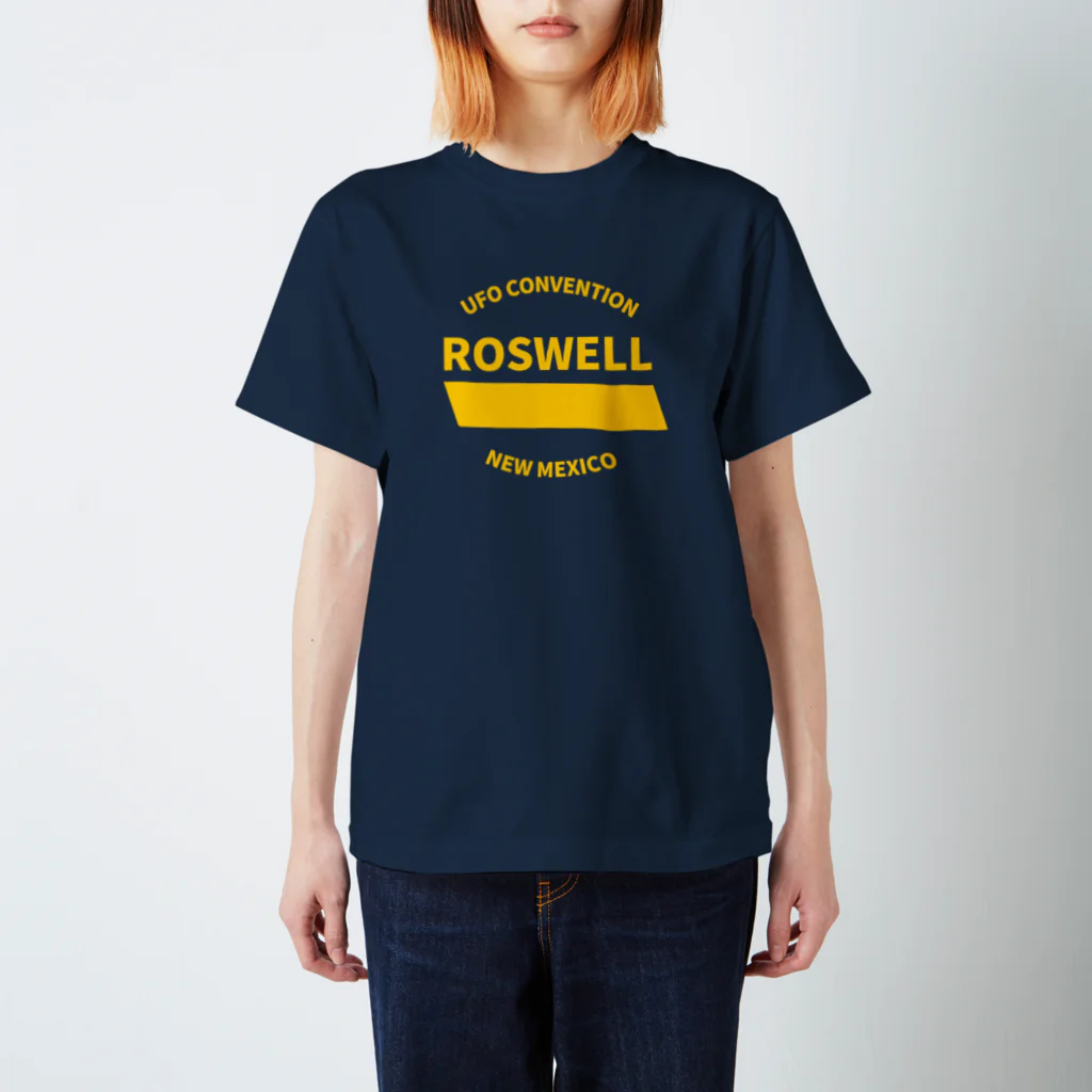 Mystery World Center（ミステリーワールドセンター）のロズウェル　UFOコンベンション① Regular Fit T-Shirt