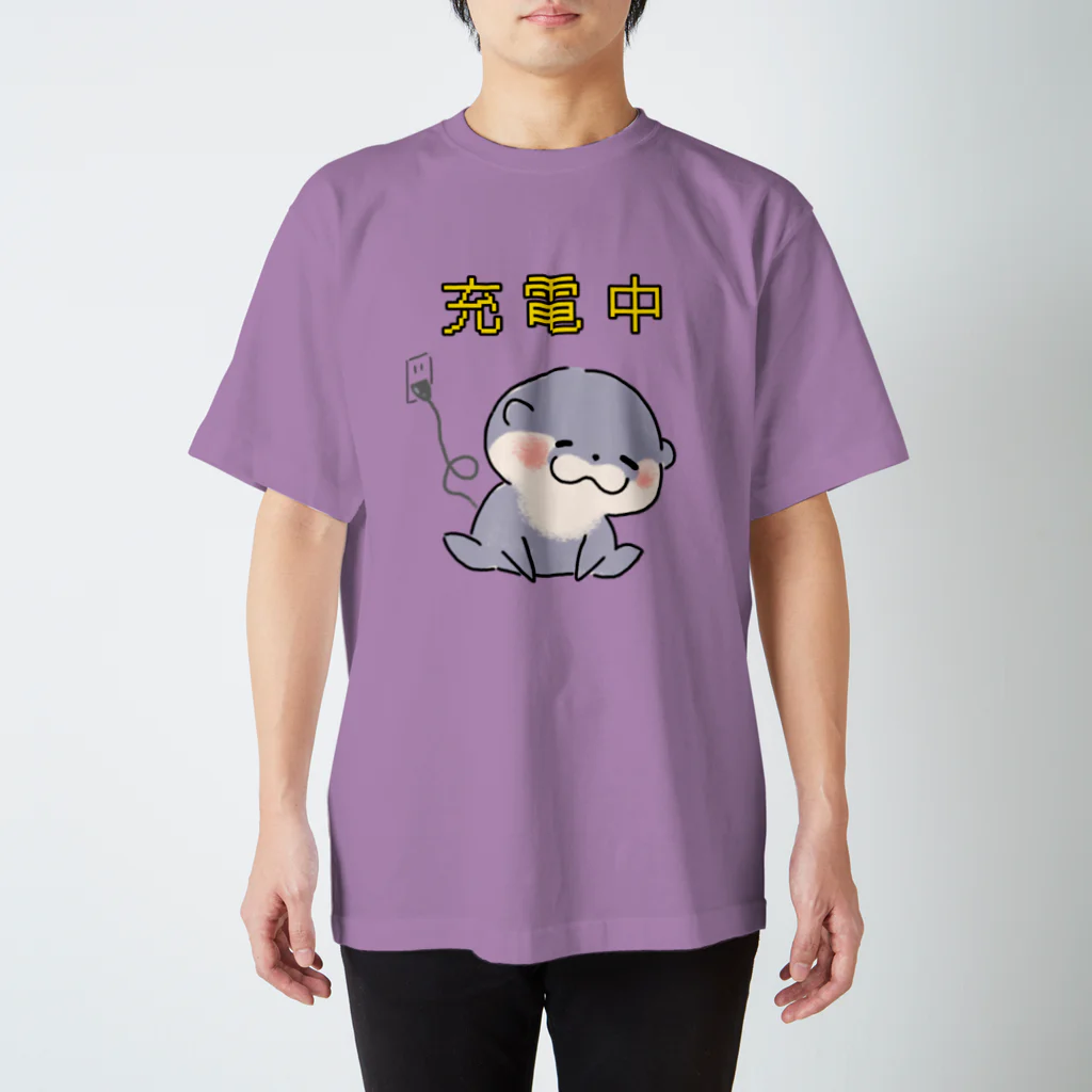 Otters Ladenの充電中 Regular Fit T-Shirt
