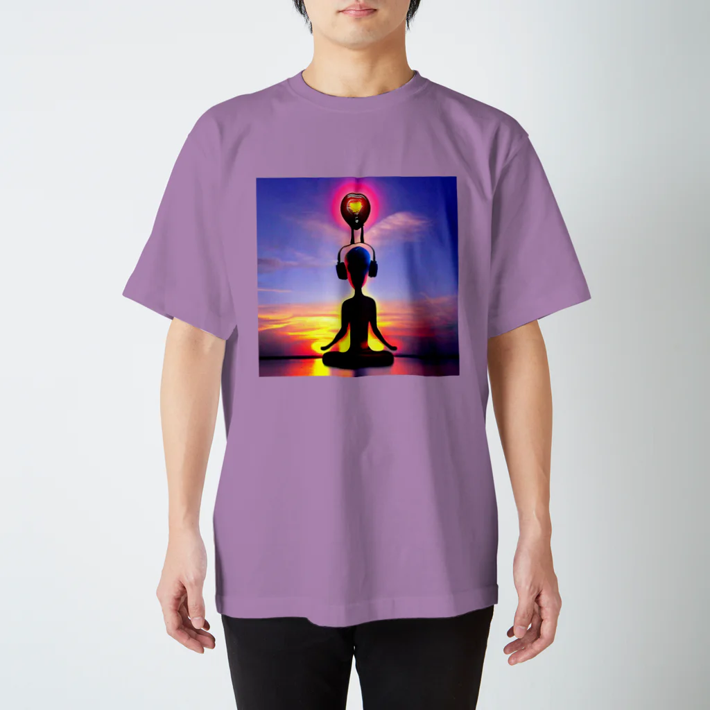 Theososの瞑想するエイリアン Regular Fit T-Shirt