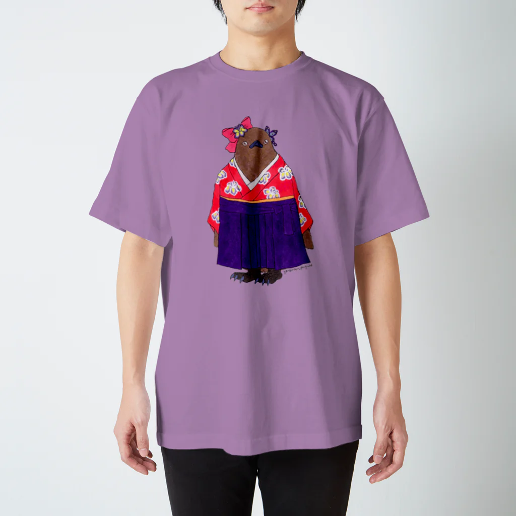 ヤママユ(ヤママユ・ペンギイナ)の着物ぺんぎんーいずれはキングヒナか杜若ー Regular Fit T-Shirt