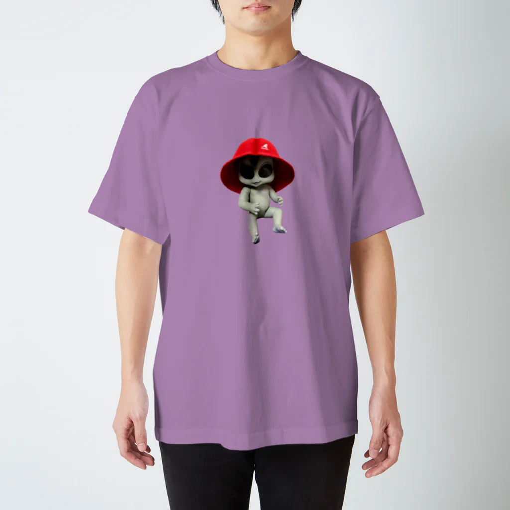 MEEBEE a.k.a KAZUHIRO ABOのMEEBEE is an alien. スタンダードTシャツ