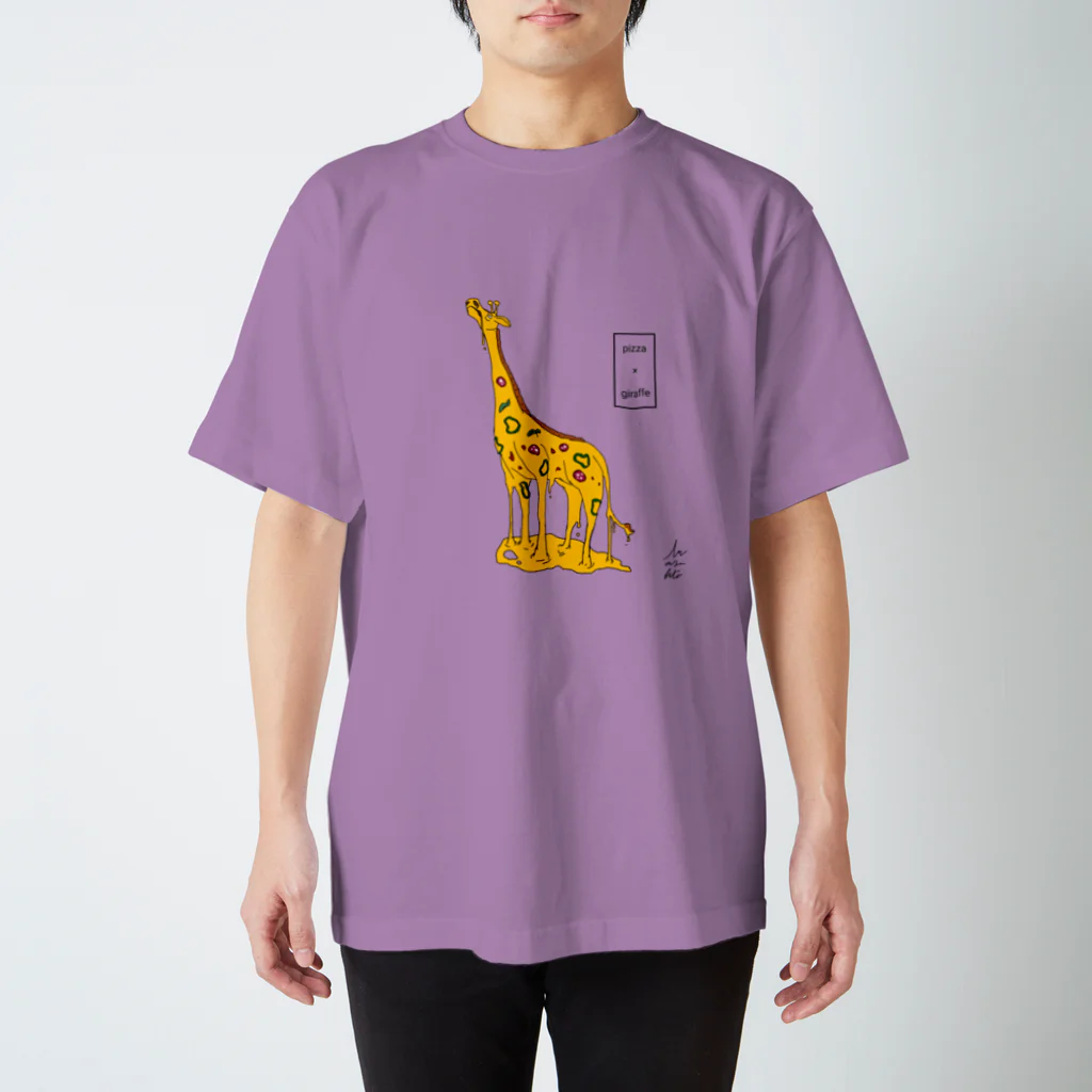 もくろーの「pizza × giraffe」 Regular Fit T-Shirt