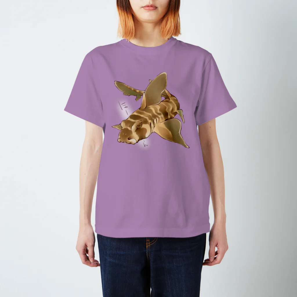 トロ箱戦隊本部のネコザメ Regular Fit T-Shirt
