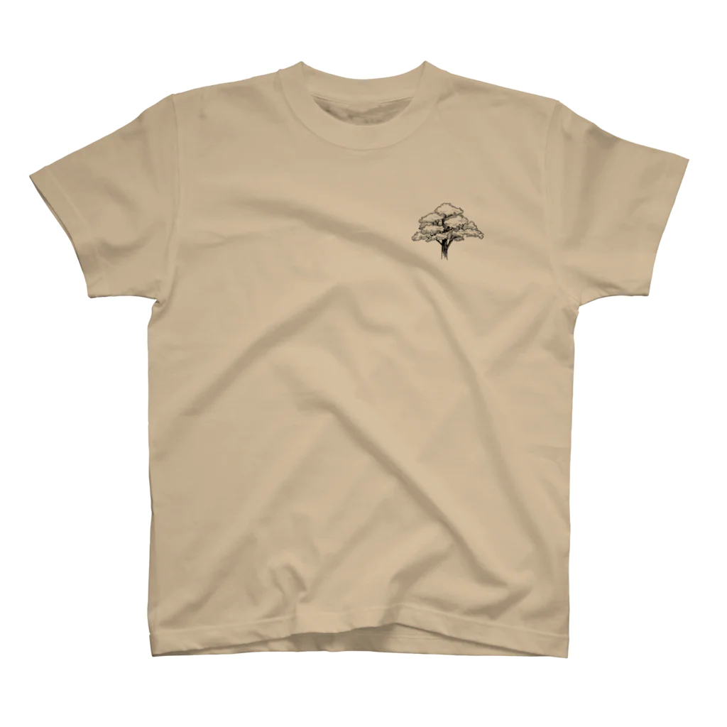 reo_drawingのモノクロの木 Regular Fit T-Shirt