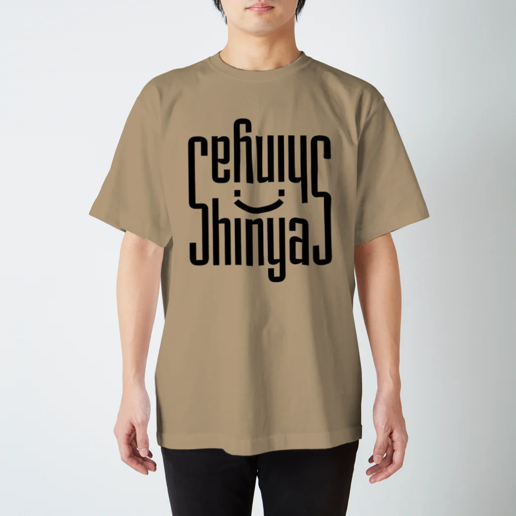 なんちゃら動物園＆外出るのめんどくさいのシンヤTシャツ Regular Fit T-Shirt