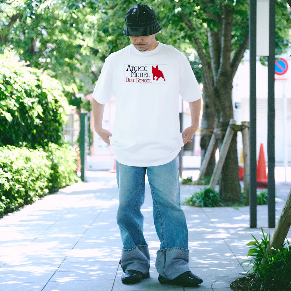 ｱﾄﾐｯｸﾓﾃﾞﾙ ﾄﾞｯｸﾞｽｸｰﾙの犬の学校🐕　ｱﾄﾐｯｸﾓﾃﾞﾙ ﾄﾞｯｸﾞｽｸｰﾙ Regular Fit T-Shirt