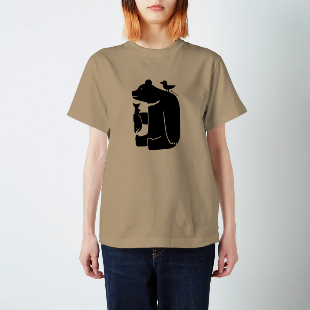 寺山武士 / イラストレーターの熊と鮭 スタンダードTシャツ