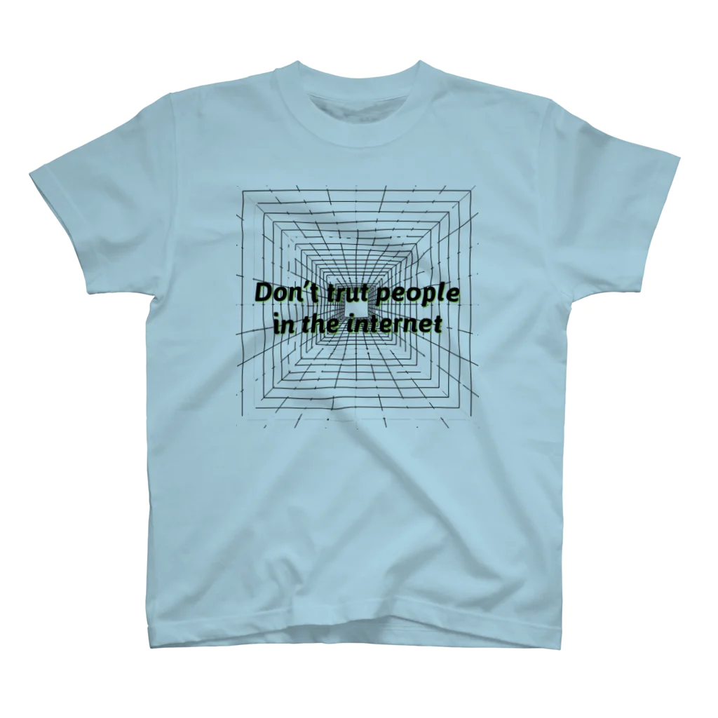 ﾋのDon’t trust people in the internet Regular Fit T-Shirt