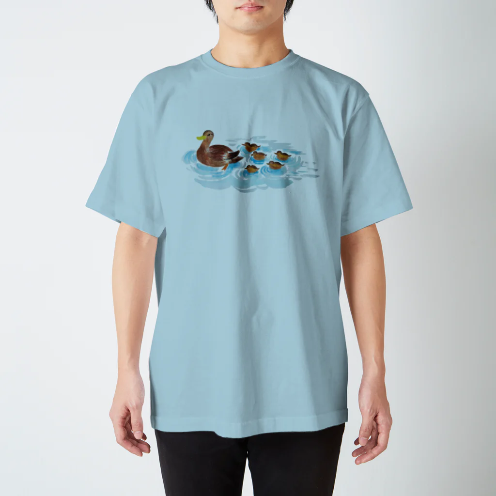 コタローさんのカモの親子 Regular Fit T-Shirt