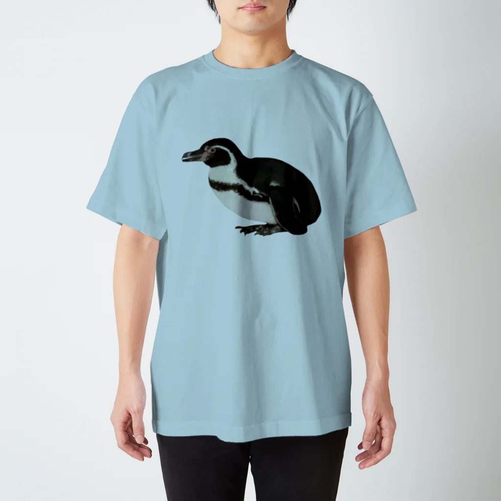 いきもの大好き！ほほえみフレンズのペンギンがお座りしている Regular Fit T-Shirt