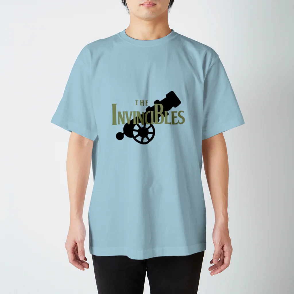 Design UKのインビンシブルズ スタンダードTシャツ