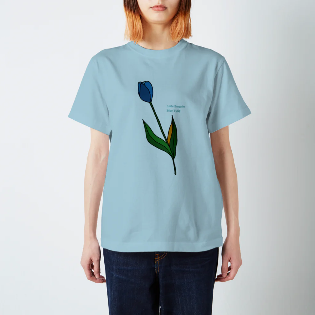 Little Penguin SouvenirのBlue Tulip Regular Fit T-Shirt