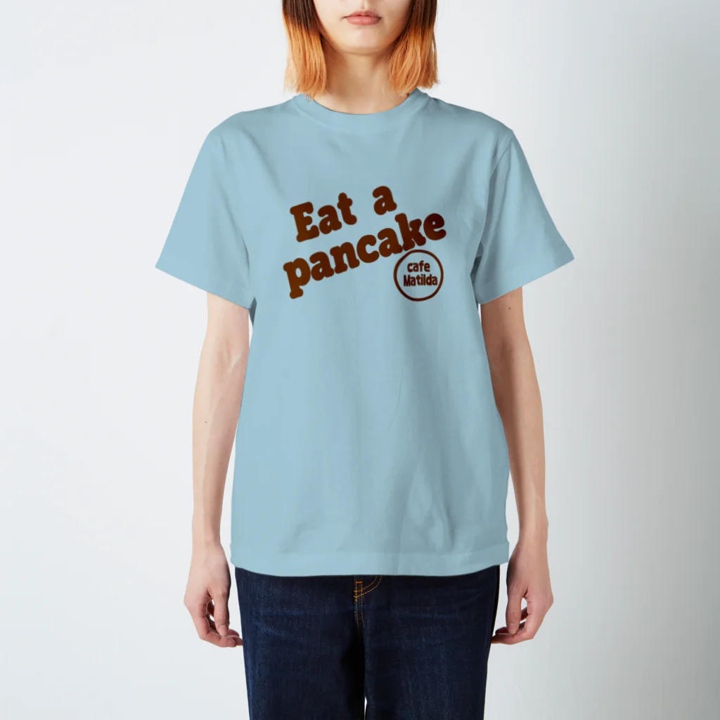 カフェ　マチルダのマチルダオリジナルTシャツ　茶色ロゴ スタンダードTシャツ