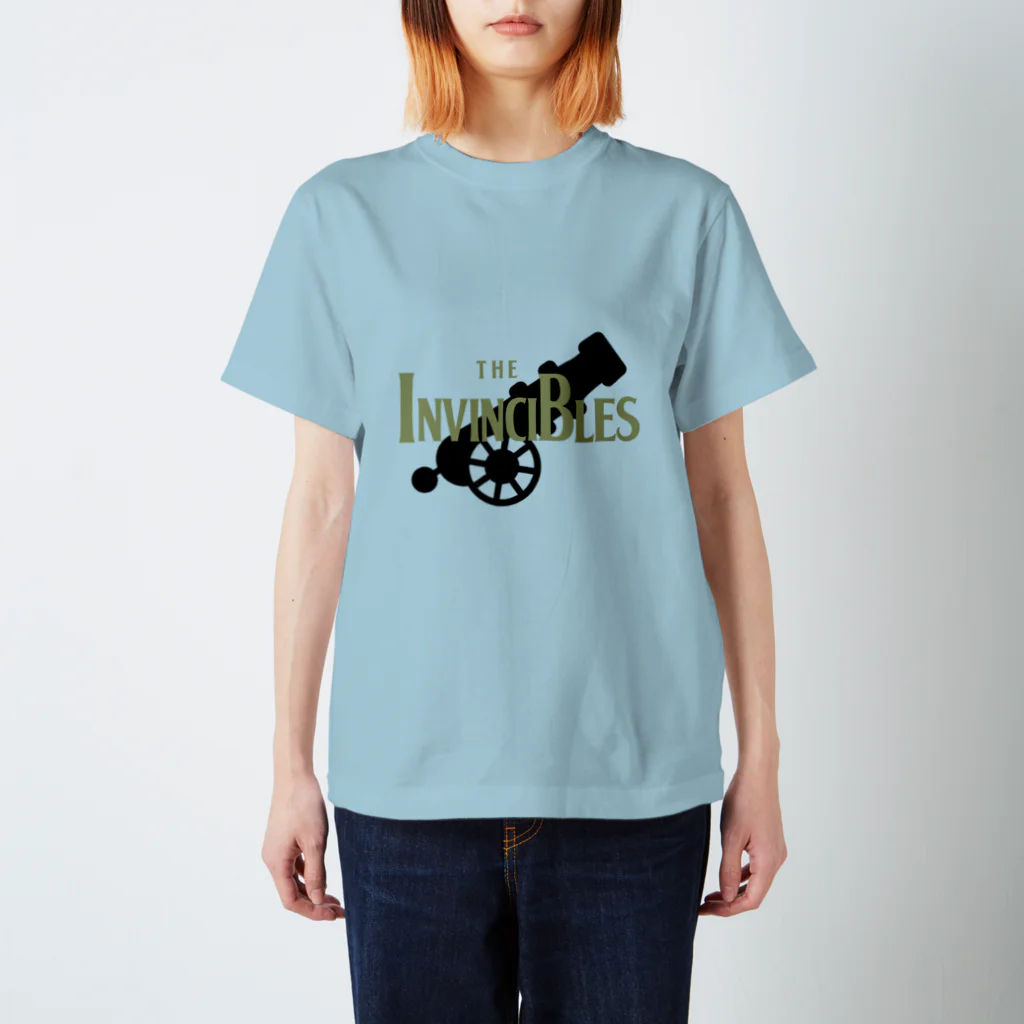 Design UKのインビンシブルズ スタンダードTシャツ