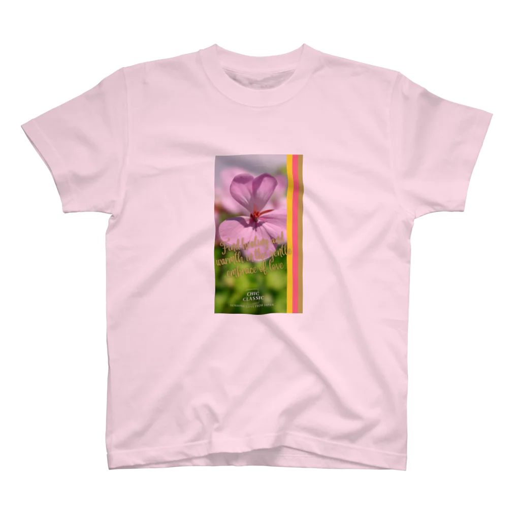 ChicClassic（しっくくらしっく）のお花・Find healing and warmth in the gentle embrace of love. スタンダードTシャツ