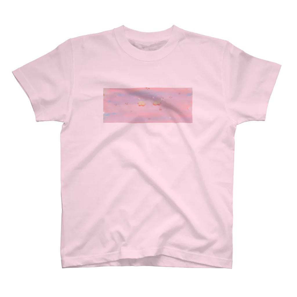 おやすみねんねのももいろおそら Regular Fit T-Shirt