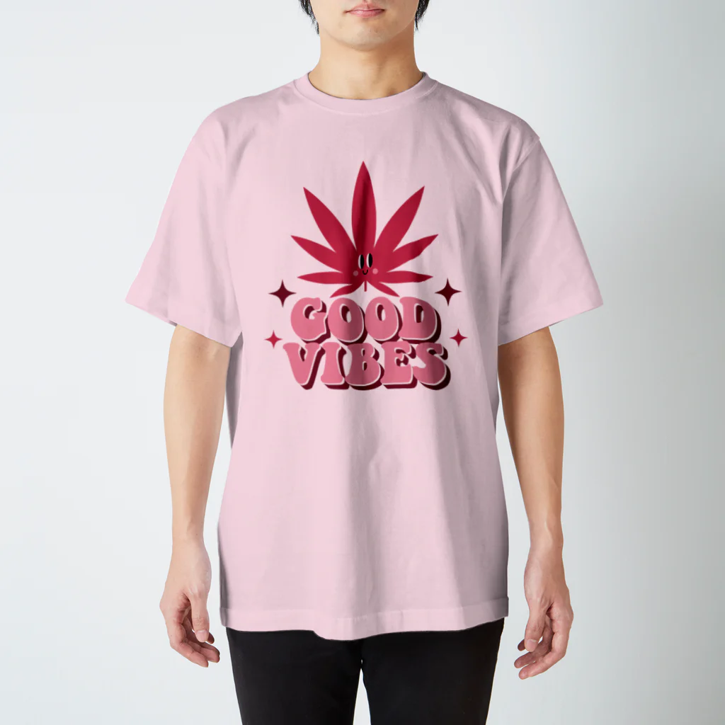 420 MUSIC FACTORYのGOOD VIVES グッドバイブス 大麻 マリファナ カナビス ヘンプ ガンジャ Regular Fit T-Shirt