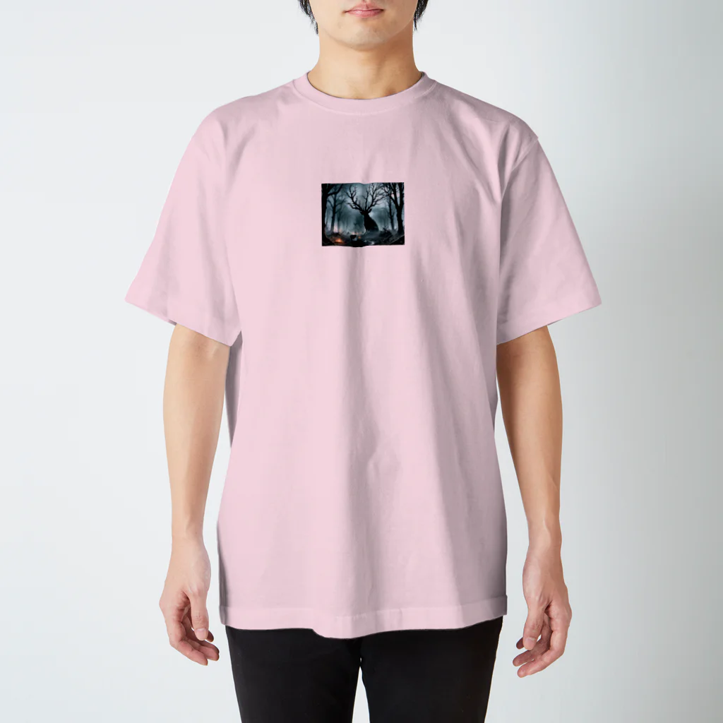 studio eizoの巨大な変な鹿？角が木⁉ Regular Fit T-Shirt