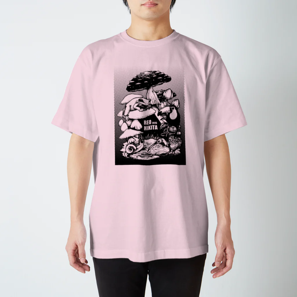 引田玲雄 / Reo Hikitaの扉絵(モノクロver) Regular Fit T-Shirt