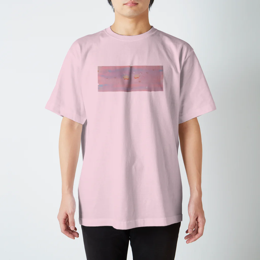 おやすみねんねのももいろおそら Regular Fit T-Shirt