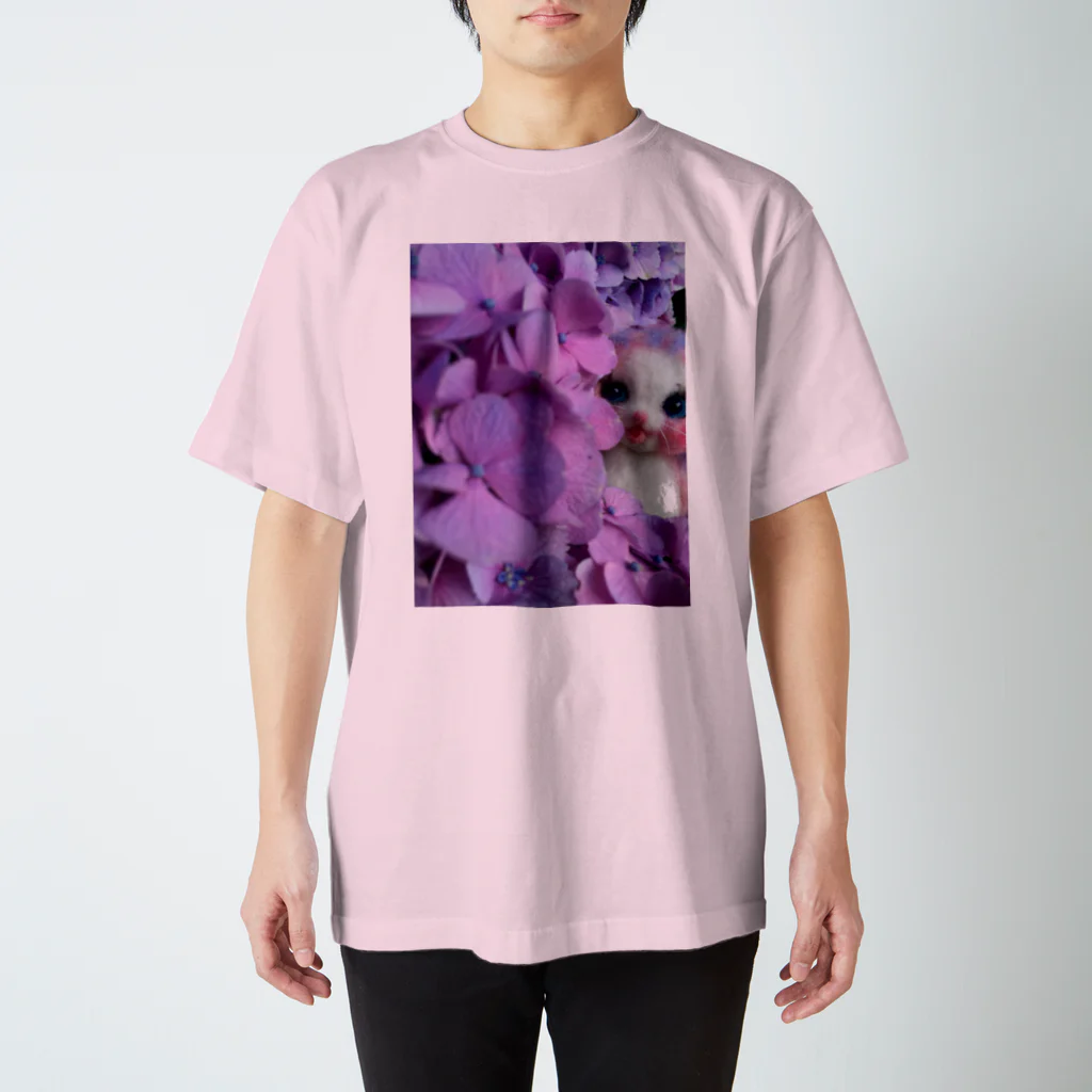 メルティカポエミュウのキャンディ(紫陽花から見つめる) Regular Fit T-Shirt