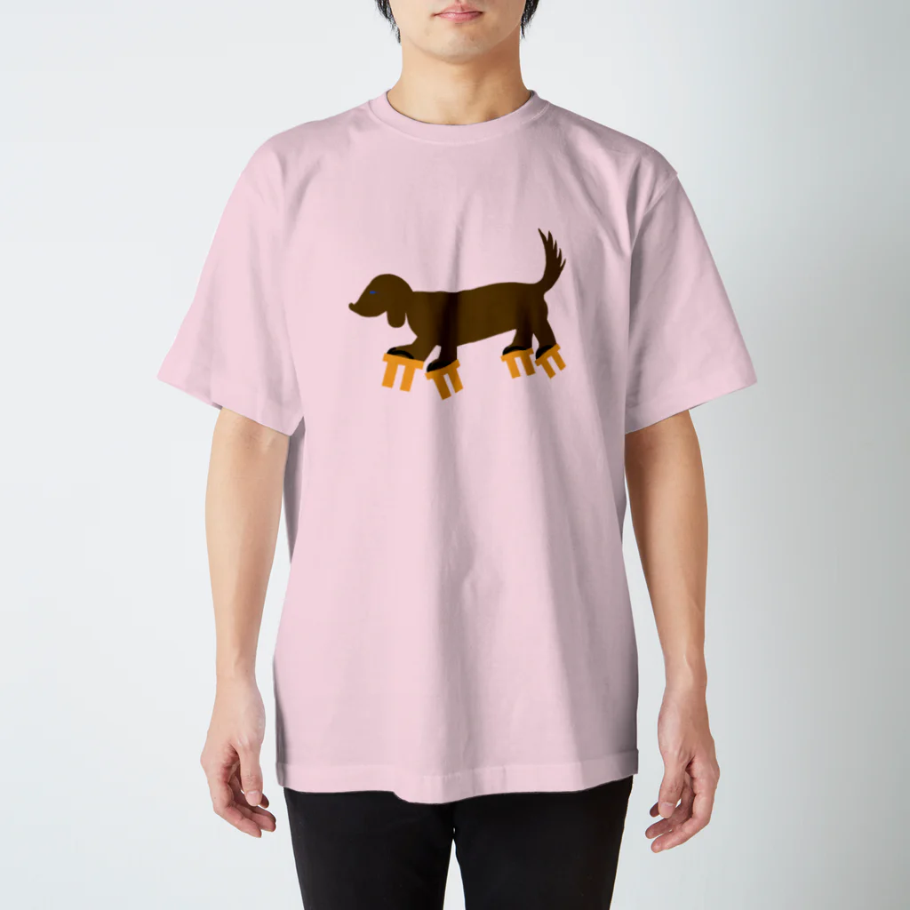 CHOSANAの高下駄を履いた犬 スタンダードTシャツ