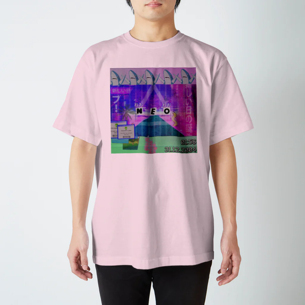 Lab の新しい日　Vaporwave Regular Fit T-Shirt