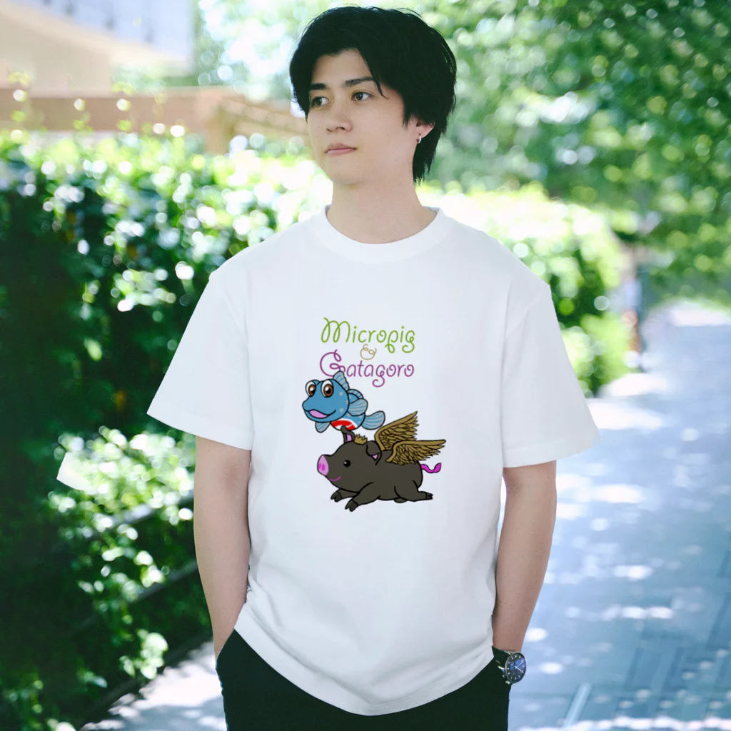 有明ガタァ商会のガタとこぶたのお空のおさんぽ Regular Fit T-Shirt