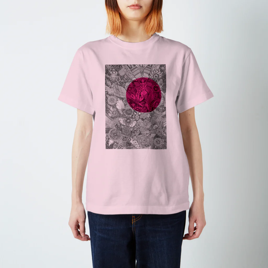 太陽の光降りそそぐ庭の星空のマンダラ ＋ pink Regular Fit T-Shirt