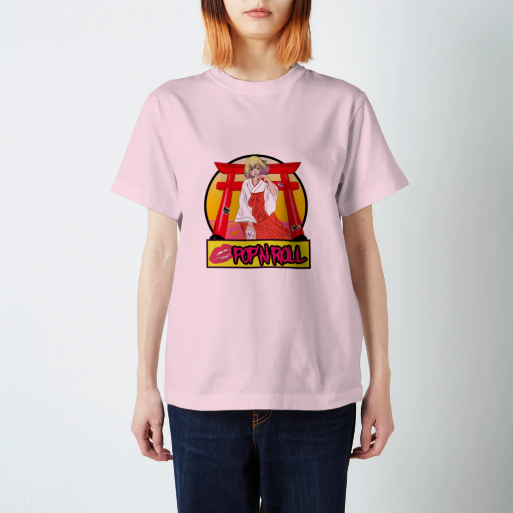 POP'N ROLLのpop'n 巫女girl  Regular Fit T-Shirt