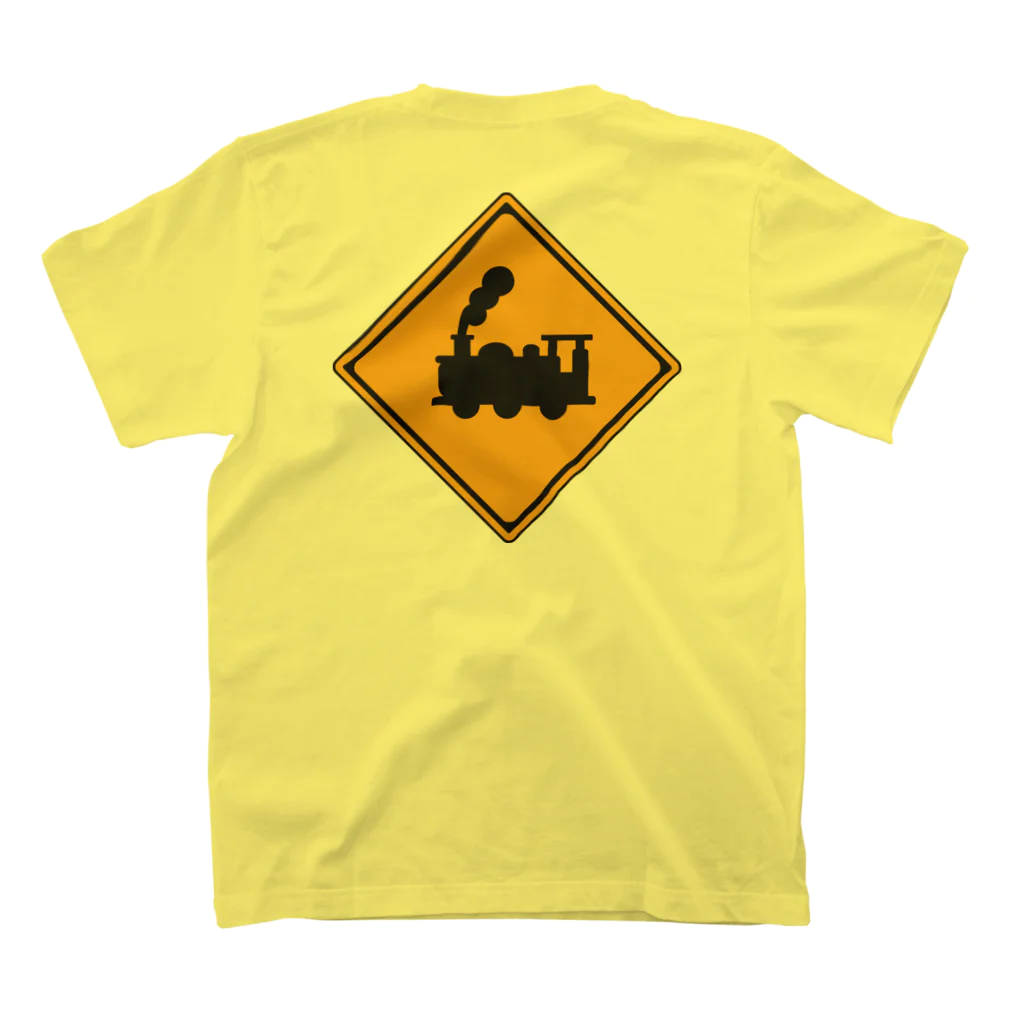 CIPANGOの【道路標識】BEWARE OF TRAINS（汽車に注意）（踏切） Regular Fit T-Shirtの裏面
