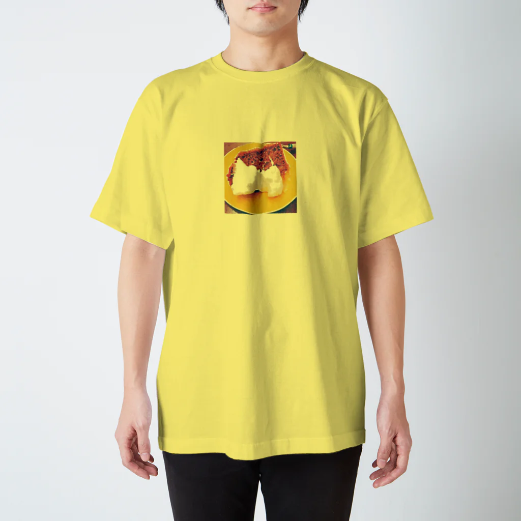 MIKOMOのお皿の上のココアシフォンケーキ スタンダードTシャツ