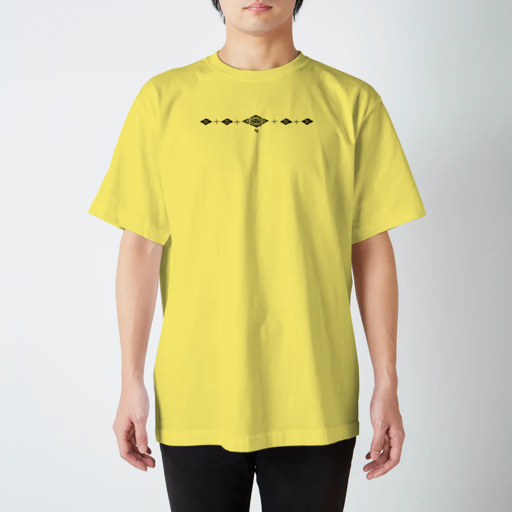 Toko Nataraja BaliのTutupDadaキラ　黒 Regular Fit T-Shirt