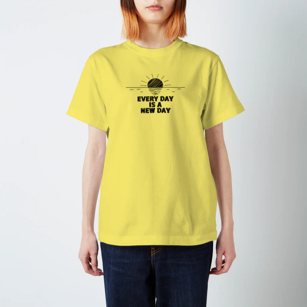 sundayのEVERY DAY IS A NEW DAY スタンダードTシャツ