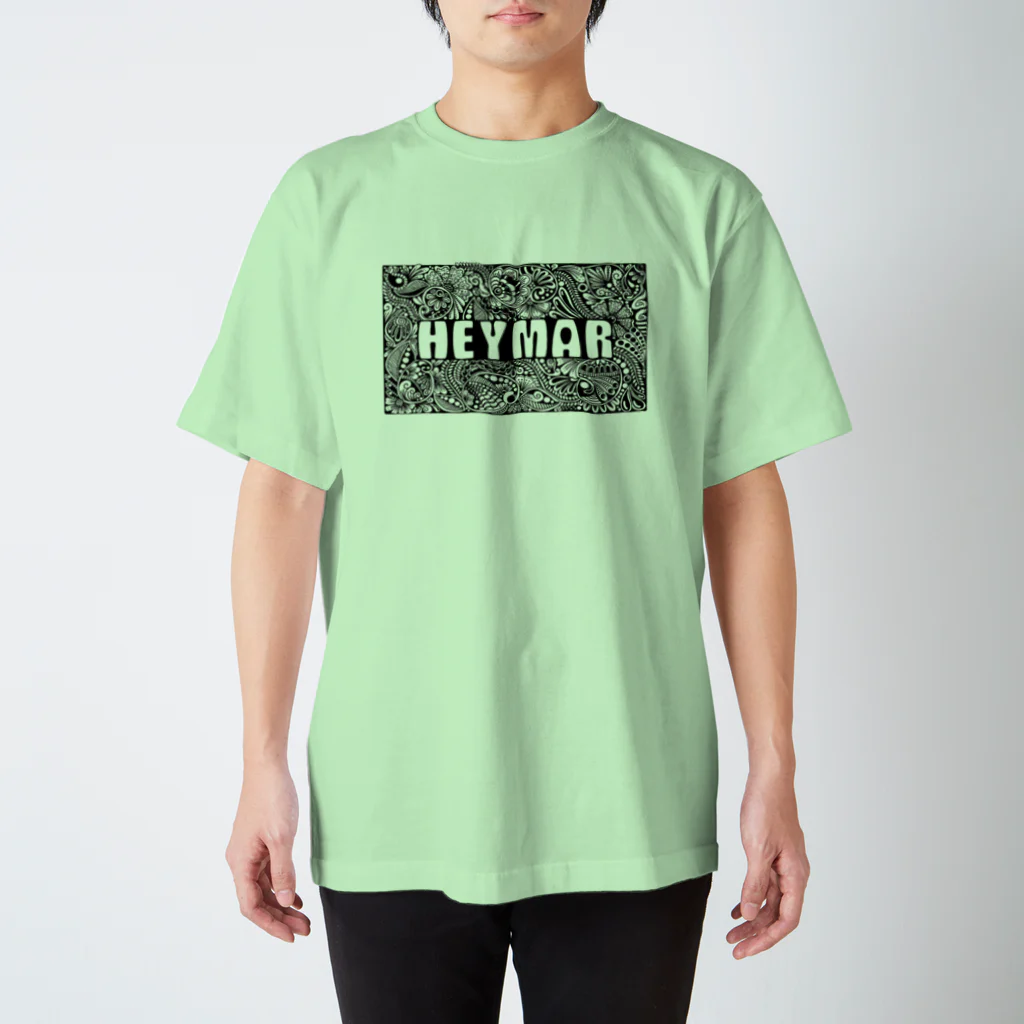 heymar の HEYMARロゴ　黒 Regular Fit T-Shirt